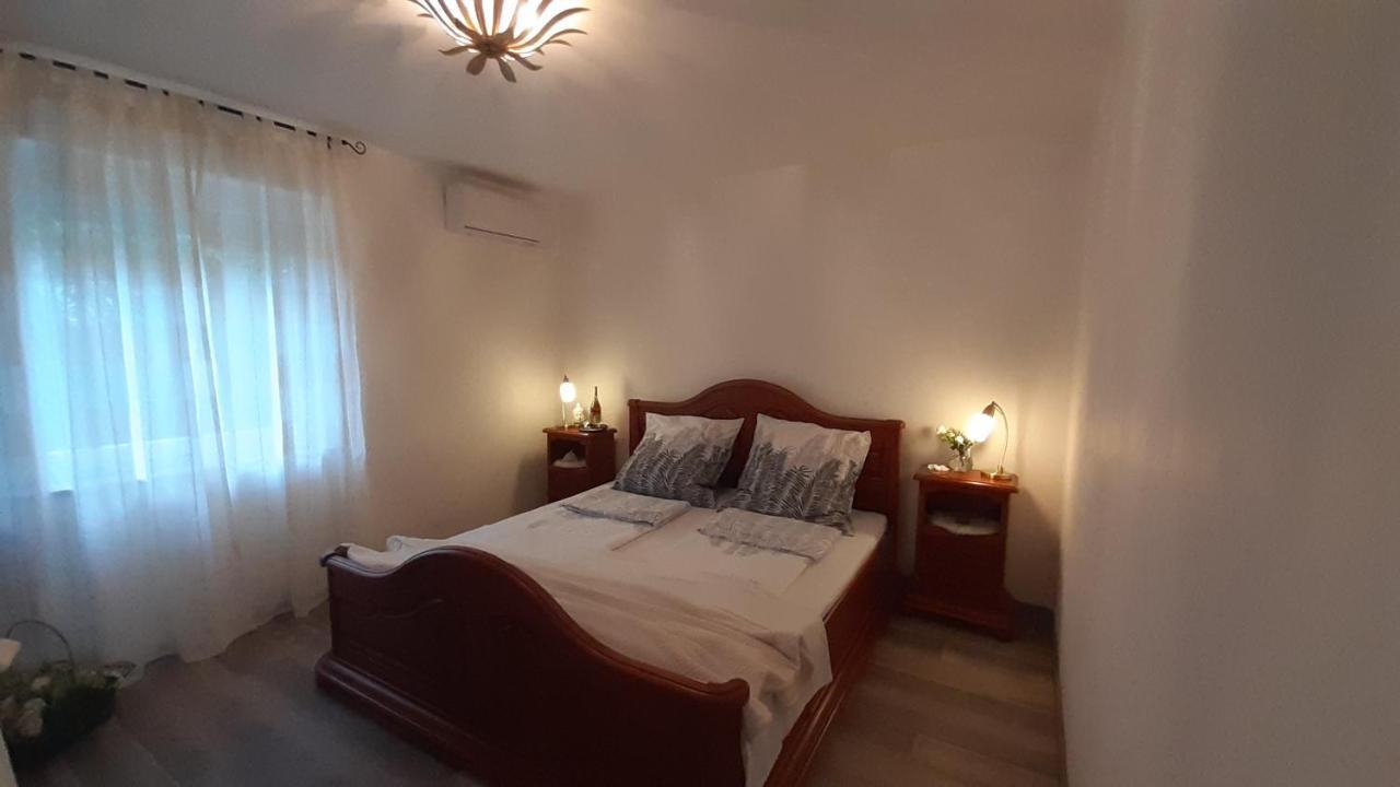 Villa Elke Maria With Overflow Pool And Hydromassage Novigrad Istria Exterior foto
