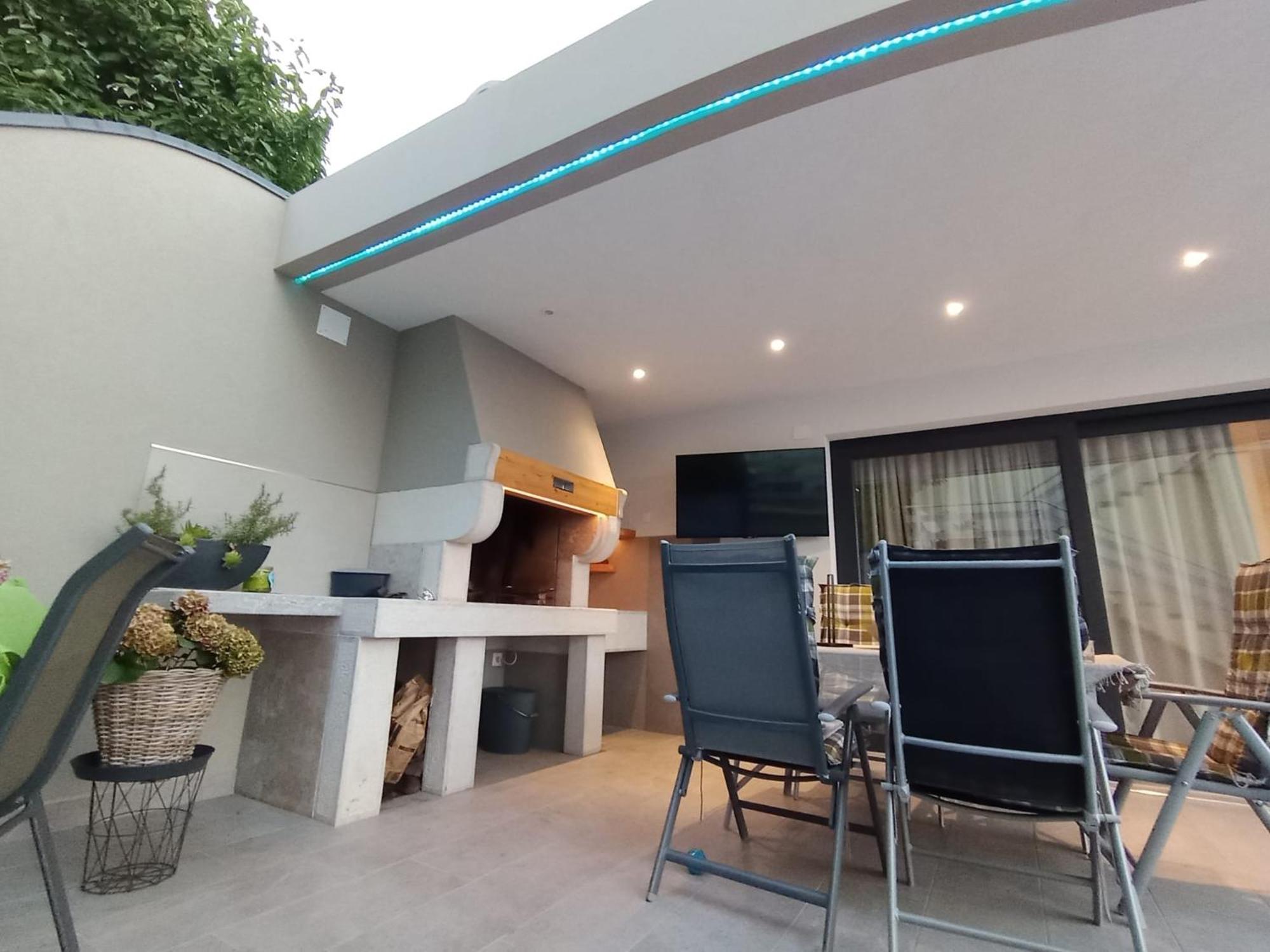 Villa Elke Maria With Overflow Pool And Hydromassage Novigrad Istria Exterior foto